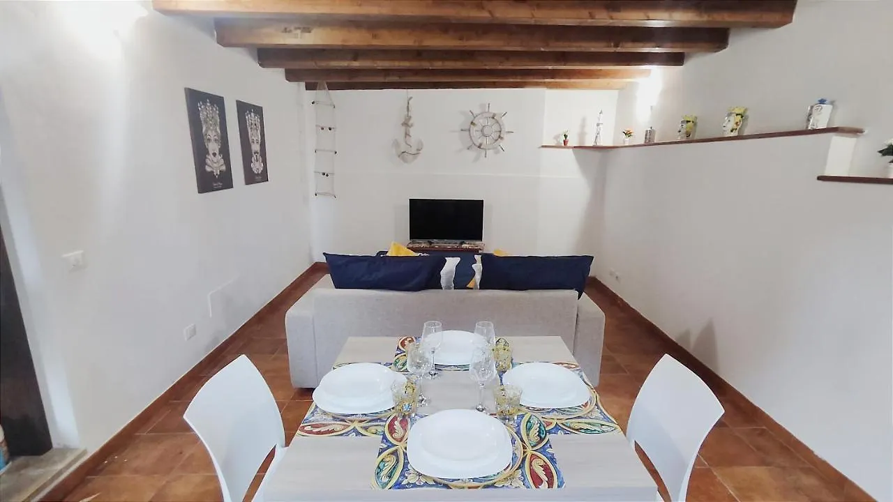Porto Centro Storico Spiaggia Wi-Fi&Self Check-In Castellammare del Golfo 0*,  Italy